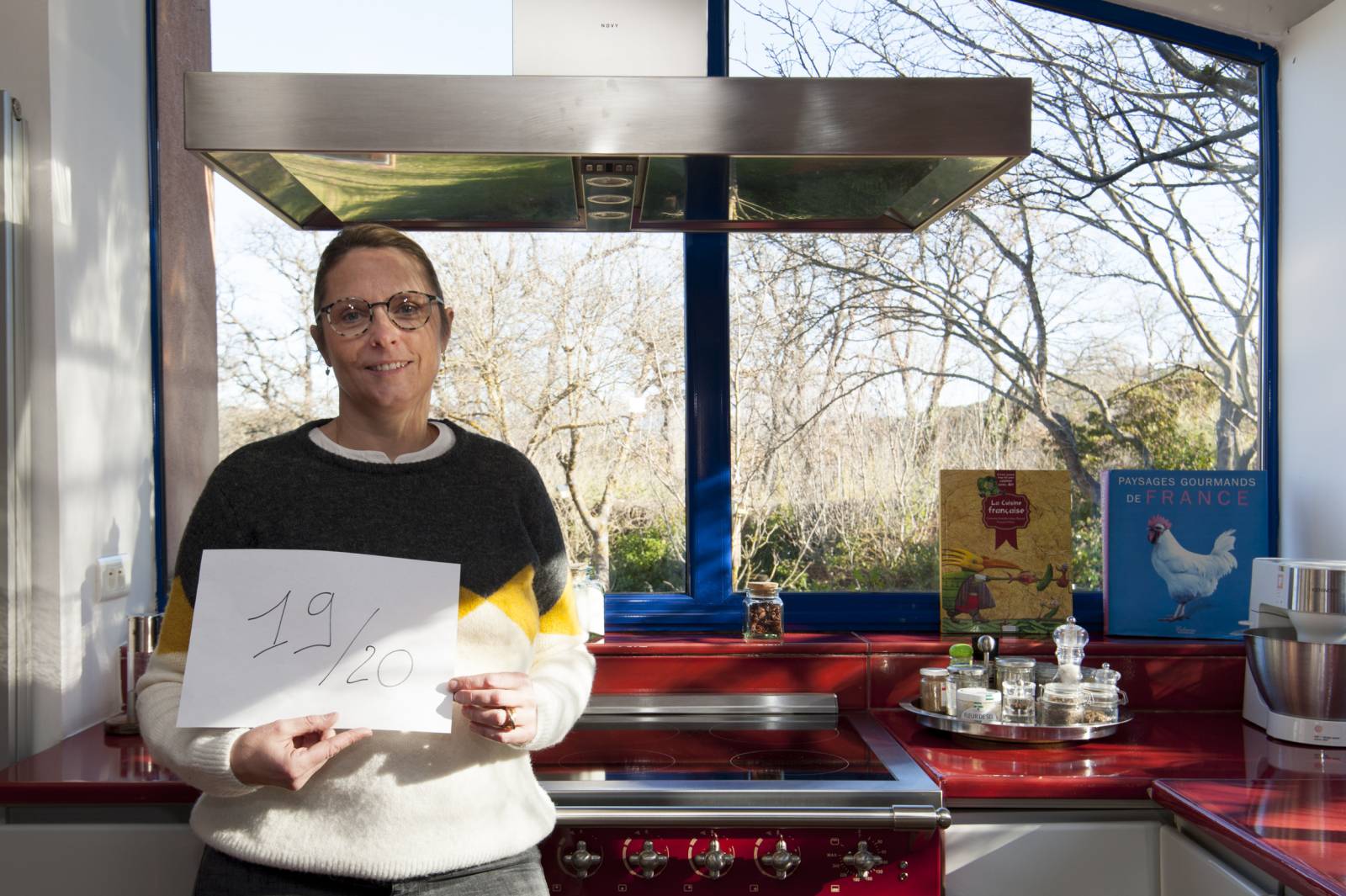 Cuisine sur mesure d'Architect avec grand plan de travail à Aix en Provence 
