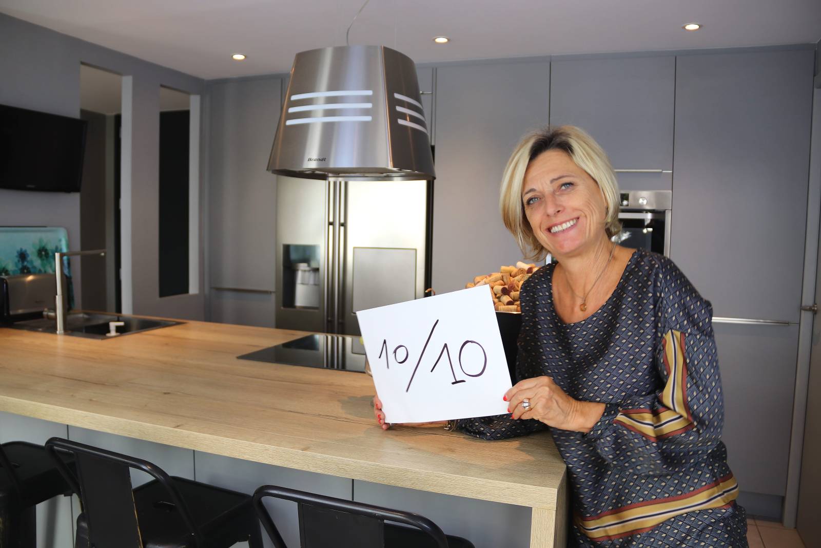 Cuisine sur mesure en bois et ilot central à aix en provence 