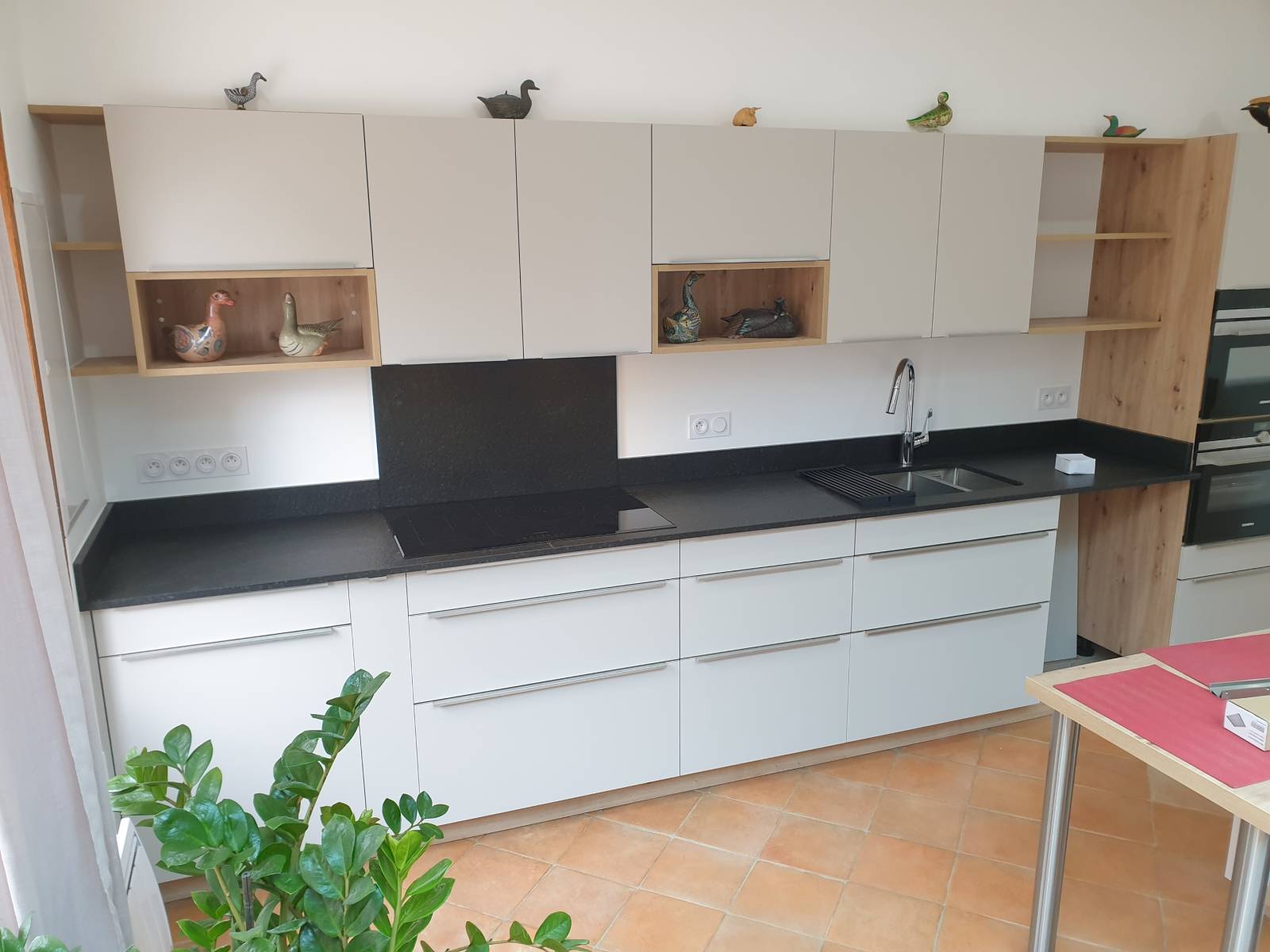 Granit noir et crédence à petit prix